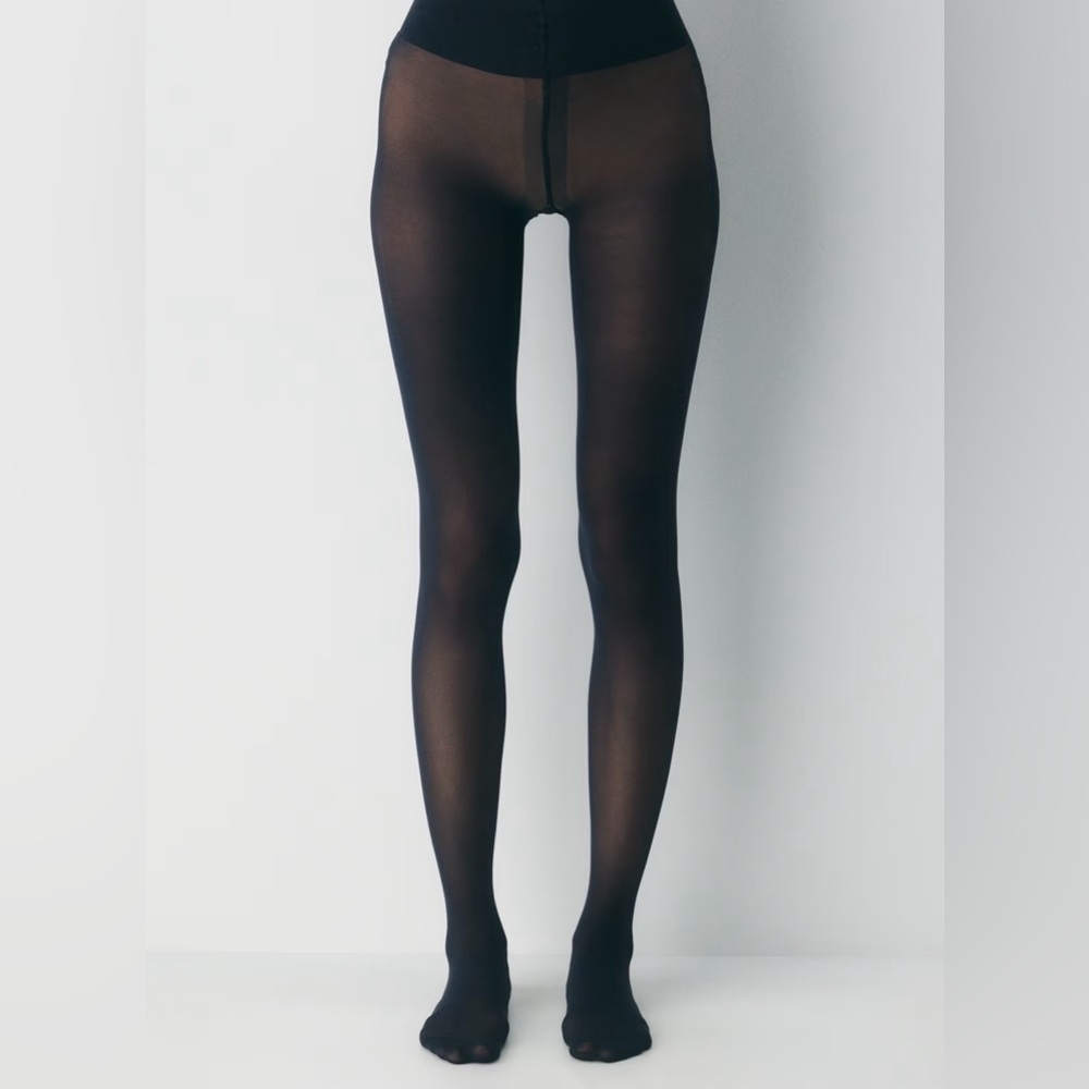 SOLD - BNIB | Aritzia Babaton | Everyday Semi-sheer Tights | Black | Size S - Picture 2 of 5